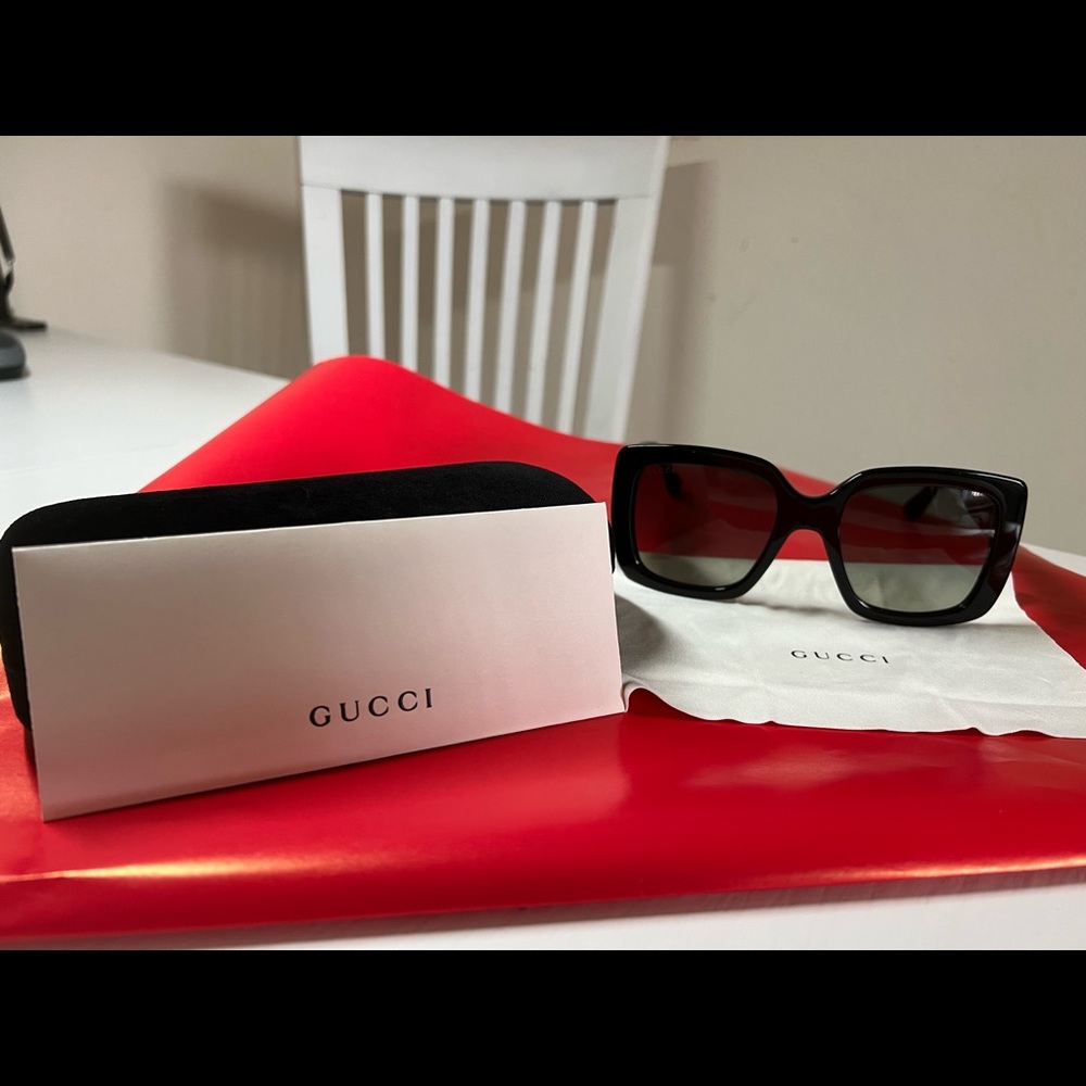 Gucci women’s sunglasses